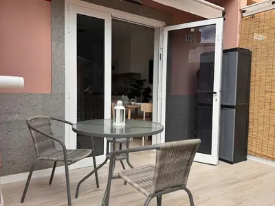 Un patio o zona al aire libre en Beautiful newly renovated bungalow