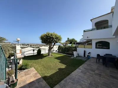 Jardín al aire libre en Bungalow Vista Dorada