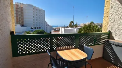 Un balcón o terraza de Apartment with view just steps from the beach