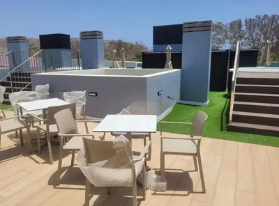 Un balcón o terraza de Modern Concept, Seaside Apartment