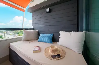 Zona de estar de Estudio con terraza vista mar II