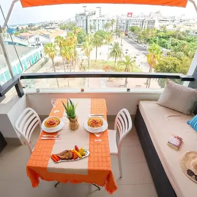 Estudio con terraza vista mar II