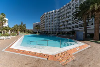 Piscina en o cerca de Parque Agaete near beach