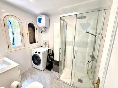 Un baño de Miami Beach