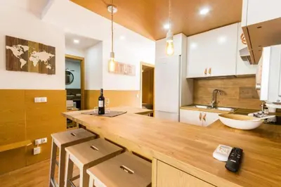 Una cocina o zona de cocina en Vacation Friendly Apartment