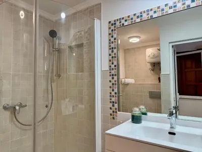 Un baño de Canteras Ocean View