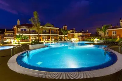 Piscina en o cerca de Casa Linnea