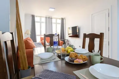 Comida en o cerca de este apartamento