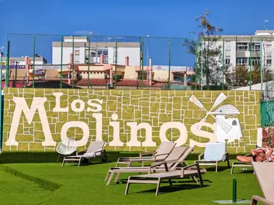 Certificado, premio, señal o documento que está expuesto en Los Molinos 503