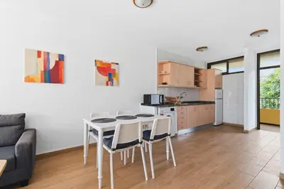 Una cocina o zona de cocina en SUNSET BAY 208 by HOMESTAYGRANCANARIA