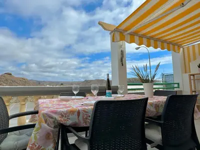Un balcón o terraza de playa del cura apartment with terrace