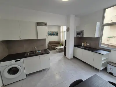 Una cocina o zona de cocina en Beach Home - Las Canteras