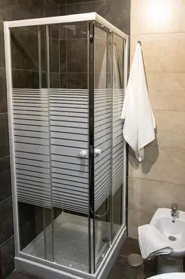 Un baño de Jade Suite 6