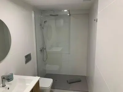 Un baño de Las Flores tres
