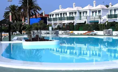 Piscina en o cerca de Palms & Pool Dunaflor Verde