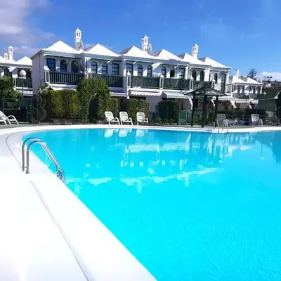 Palms & Pool Dunaflor Verde