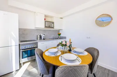 Una cocina o zona de cocina en Puerto Rico Oasis Poolside & Beautiful Sea Views