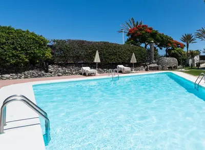 Piscina en o cerca de Grand Appartement Bungalow de Luxe avec Patio