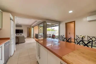 Una cocina o zona de cocina en Premium House with Private Heated Pool and Bbq