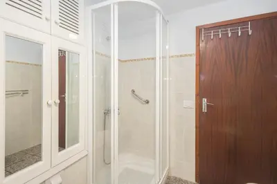 Un baño de 3 Suites Simon Millan - Heart of Moya