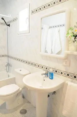 Un baño de Apartment Wohnung Double Classic mit Wi-Fi by Interhome