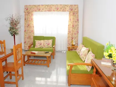 Zona de estar de Holiday Home Helles Appartement im Erdgeschoss by Interhome