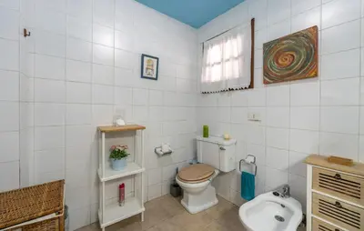 Un baño de Gorgeous Home In Valsequillo