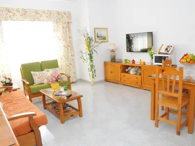 Una televisión o centro de entretenimiento en Apartment Komfort-Wohnung by Interhome