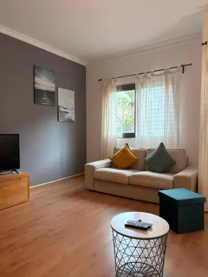 Una televisión o centro de entretenimiento en 3bedroom flat, 2 bath in Plaza de La feria