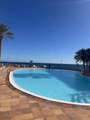 Piscina en o cerca de El Alba