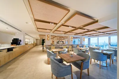 Un restaurante o sitio para comer en Amadores View - Adults only