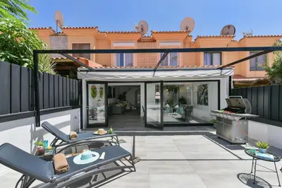 Un balcón o terraza de Tinos II 32 by VillaGranCanaria