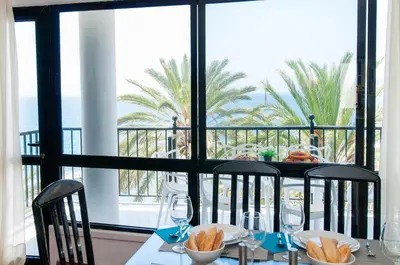 Comida en o cerca de este apartamento