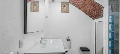 Un baño de Yoga Loft Canteras