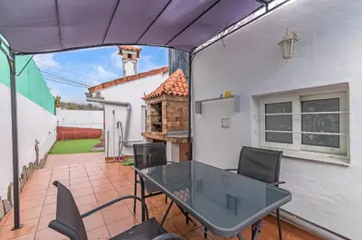 Un patio o zona al aire libre en Home2Book Cozy Rural House with Terrace and Views