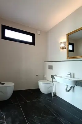 Un baño de Holiday Home Atemberaubende Villa mit passender Aussicht by Interhome