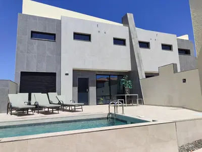 Plano de Holiday Home Luxuriöse Villa mit privatem Pool und Bergblick by Interhome