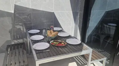 Comida en o cerca de esta villa