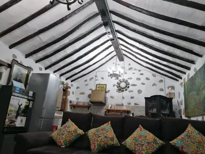 Zona de estar de La Piedra Viva Agüimes , Siete hermanos