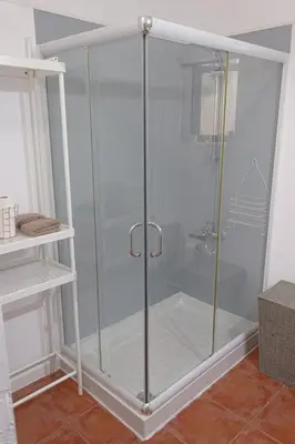Un baño de Se alquila Habitación Doble frente de Playa
