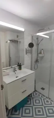 Un baño de Right on the beach in Las Canteras - First line!