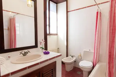 Un baño de Mansion Bandama by VillaGranCanaria