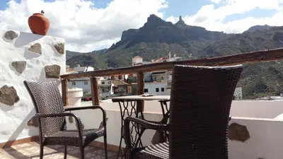 Vista general de una montaña o vista desde la casa o chalet