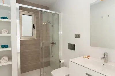 Un baño de Apartment Las Canteras Nautilus 8D by VillaGranCanaria
