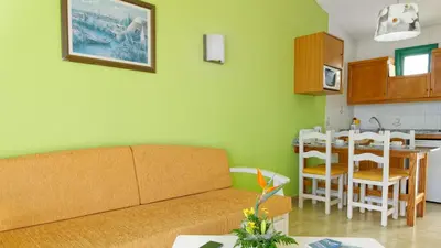 Una cocina o zona de cocina en Apartamentos Monteparaiso