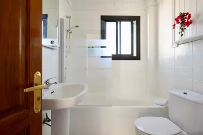 Un baño de Bandama Golf Hotel by Airnest
