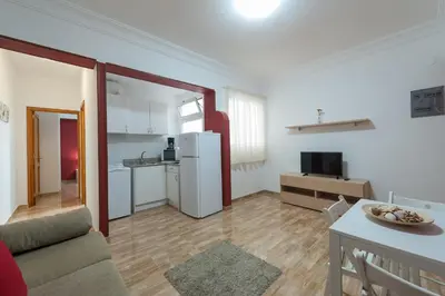 Una cocina o zona de cocina en Viviendas Vacacionales Las Palmas Urban Center