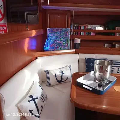 Precioso Yate en el centro del Puerto de Mogan