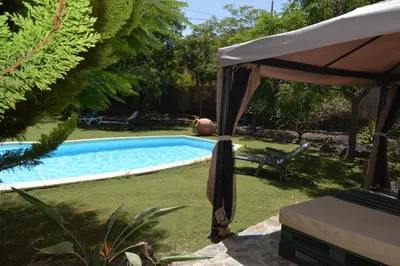 Piscina en o cerca de La Alpispa
