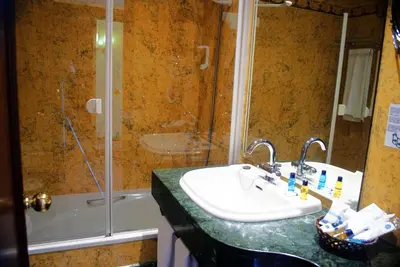 Un baño de Hotel Puerto de Las Nieves